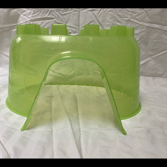 Large small-animal habitat - Picture 3 of 8